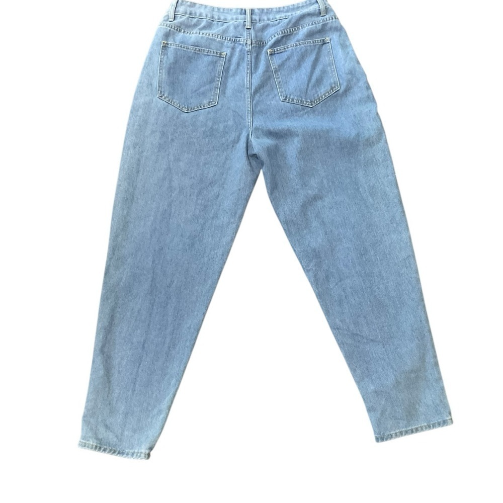 PrettyLittleThing Blue High Rise Jeans - Picture 4 of 6